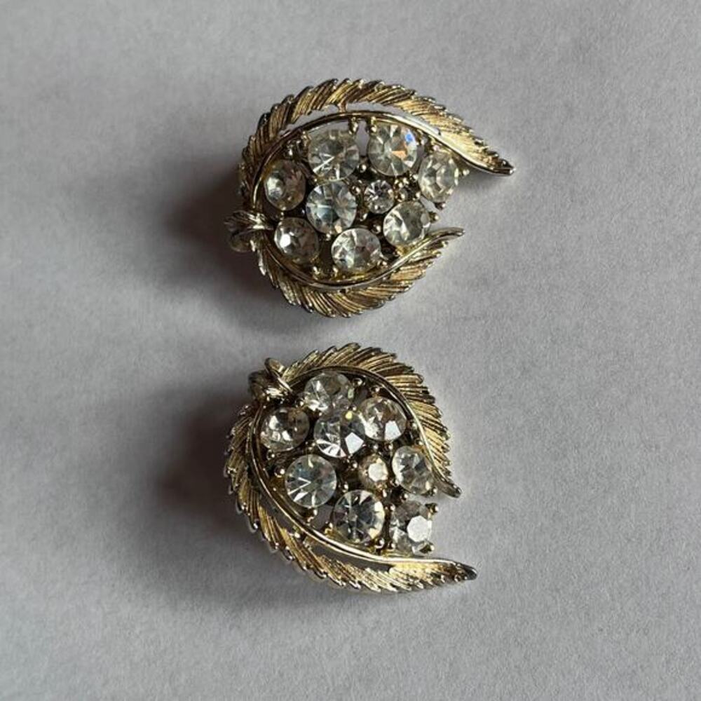 Vintage LISNER Oversized Glam Champagne Gold Rhinestone Leaf Clip Earrings
